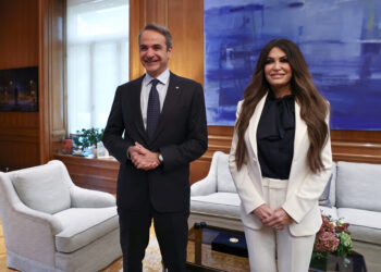 Σε εξέλιξη η συνάντηση Μητσοτάκη με Γκιλφόιλ στο Μέγαρο Μαξίμου