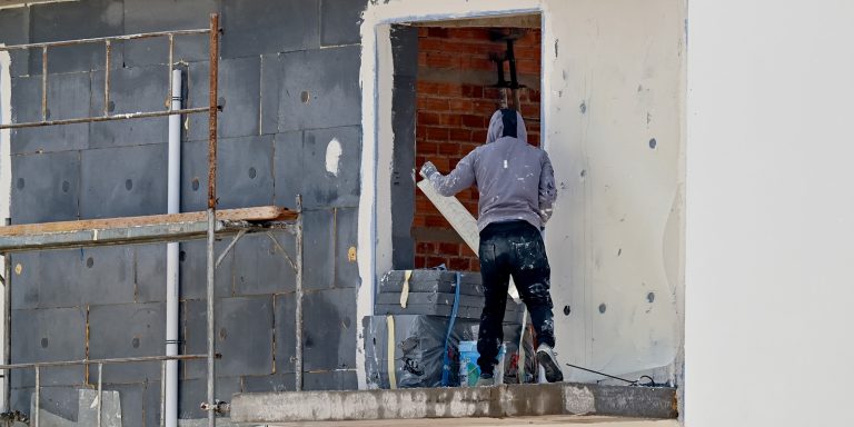Τέλος στους μνημονιακούς περιορισμούς στις συλλογικές συμβάσεις – Τι ανακοίνωσε το υπουργείο Εργασίας