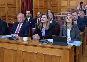 Εξεταστική με… σύστημα: ΠΑΣΟΚ στην επίθεση, ΣΥΡΙΖΑ στο follow-up