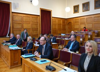 Εξεταστική ΟΠΕΚΕΠΕ: Πολιτική σύγκρουση ΝΔ – ΣΥΡΙΖΑ με φόντο τον ρόλο Κόκκαλη