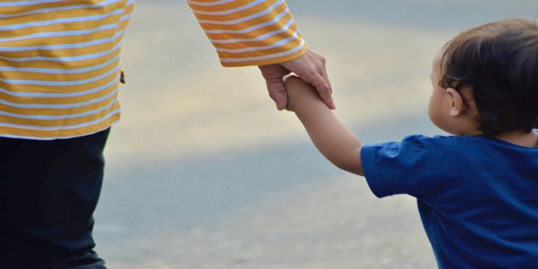 ΔΥΠΑ: Τι  απάντησε για το κομμένο επίδομα μητρότητας σε εκατοντάδες νέες μαμάδες