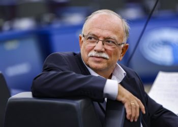 Παπαδημούλης σε Χαρίτση: Εύγε σύντροφε!