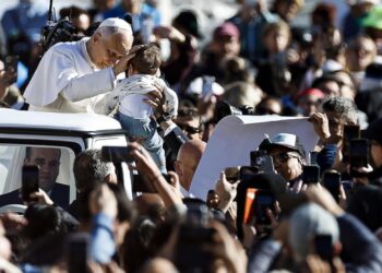 Πάπας vs Τραμπ: Κινητοποίηση Αμερικάνων καθολικών υπέρ μεταναστών