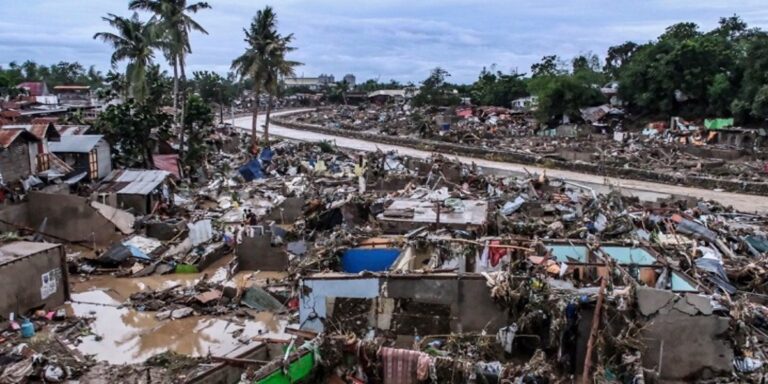 Σαρώνει τις Φιλιππίνες ο τυφώνας Καλμάγκι – Τουλάχιστον 66 νεκροί