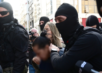 Δολοφονία στη Σαλαμίνα: Προφυλακίστηκε η 46χρονη