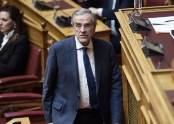 Η γκρίζα ζώνη της Δεξιάς μεγαλώνει και ανησυχεί το Μέγαρο Μαξίμου