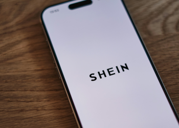 H Shein στο στόχαστρο της ΕΕ: Έρευνα και μέτρα για παράνομες πωλήσεις στην αγορά