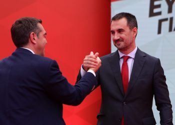 Ο Χαρίτσης επιβεβαίωσε ότι ο Τσίπρας του προσέφερε το «δαχτυλίδι» της διαδοχής