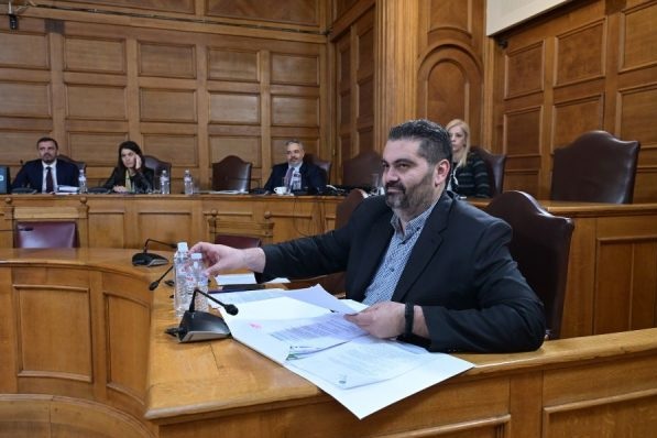 ΝΔ και ΠΑΣΟΚ σφάζονται στ’ αλώνια του ΟΠΕΚΕΠΕ