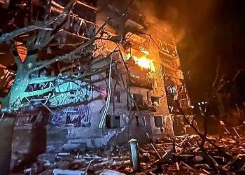 Ανελέητο σφυροκόπημα των Ρώσων: Τρίτη νύχτα τρόμου στο Χάρκοβο με δεκάδες τραυματίες