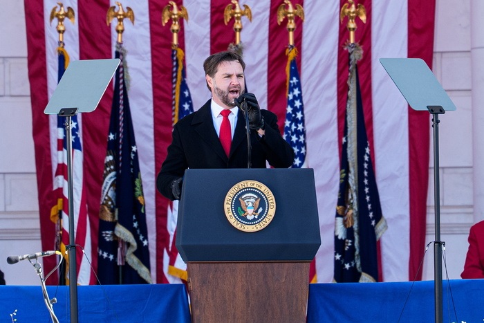 Βανς: Αποκύημα «φαντασίας» πως η Ουκρανία θα νικούσε στον πόλεμο με τη Ρωσία