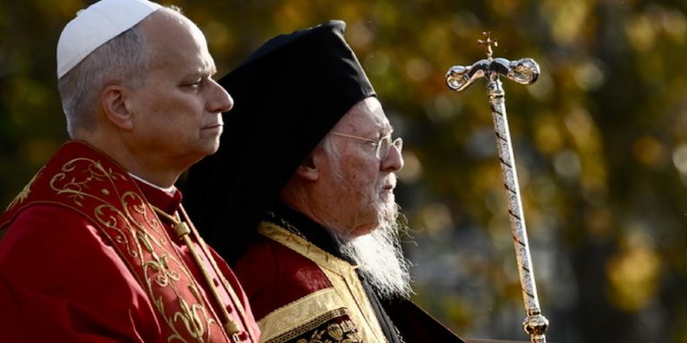 Φανάρι: Τι είπαν για τον πόλεμο στην Ουκρανία Πατριάρχης και Πάπας – Μηνύματα ειρήνης