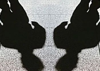 Σοκαριστικό βίντεο με ωμά χτυπήματα μαθητριών στην Πετρούπολη