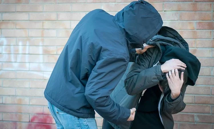Βίντεο με το σοκαριστικό περιστατικό βίας ανηλίκων στο Νέο Ηράκλειο