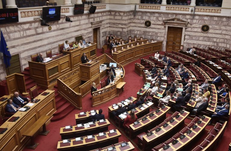 Πολιτικό λιμάνι ψάχνουν οι ανεξάρτητοι βουλευτές