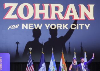 «Κόκκινος τρόμος» στους συντηρητικούς των ΗΠΑ για τη νίκη Μαμντάνι: Με σφυροδρέπανα το πρωτοσέλιδο της NY Post