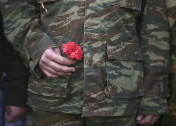 Επιστροφή σε «μαύρες» εποχές με φυλάκιση φαντάρου για μια κουβέντα ανθρωπιάς