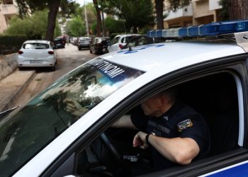 Ντοκουμέντο: Η στιγμή της σύλληψης του 17χρονου που μαχαίρωσε τον 14χρονο στον Χολαργό (βίντεο)