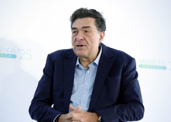 Λογοκρισία ΕΚΟΜΕΔ σε Σκάι και Παπαχελά