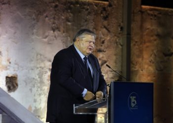 Η ψυχρή διάγνωση Βενιζέλου για τις «ασυμμετρίες» που πνίγουν τη χώρα