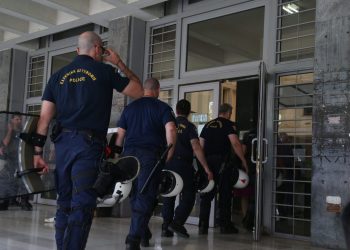 Θεσσαλονίκη: Στη φυλακή δύο άτομα που κρατούσαν κλειδωμένους μετανάστες σε εργοστάσιο