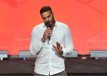 Διαγράφτηκε από την ευρωομάδα του ΣΥΡΙΖΑ ο Νίκος Παππάς