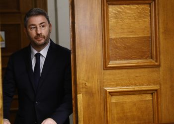 Δημοσκοπικό τέλμα για το ΠΑΣΟΚ και πίεση στον Ανδρουλάκη