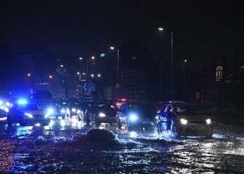 Κακοκαιρία Byron: Απομακρύνεται από την Αττική, «σφυροκοπά» τη Βόρεια και Νησιωτική Ελλάδα