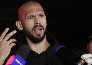 Πώς αφέθηκε ελεύθερος ένας σταρ της Manosphere που κατηγορείται για βιασμό και εμπορία ανθρώπων