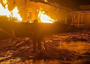 Ρωσικό πλήγμα σε λιμενικές υποδομές στην Οδησσό (βίντεο)