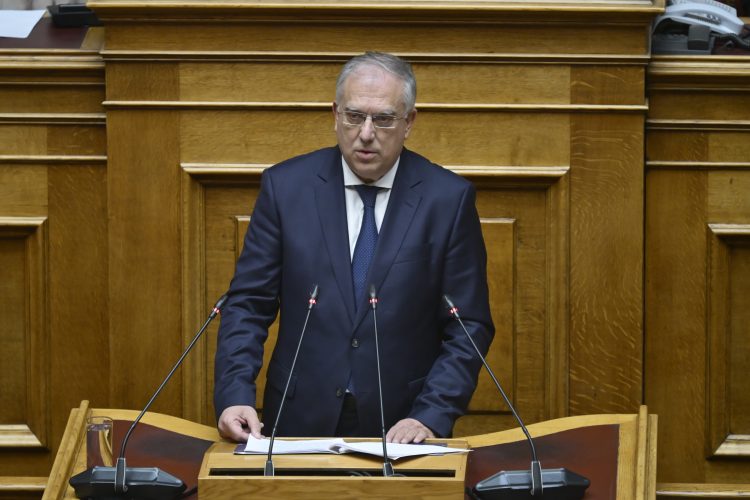 Στην κριτική για την ακρίβεια η κυβέρνηση απαντά με τον «εξώστη του Παλλάς»
