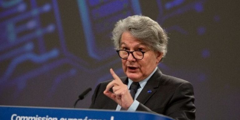 Οι ΗΠΑ μπλοκάρουν την είσοδο Μπρετόν – Ευρωπαϊκή αντίδραση από Παρίσι και Βερολίνο