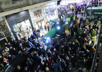 Τα κυβερνητικά ψίχουλα εξοργίζουν τους αγρότες