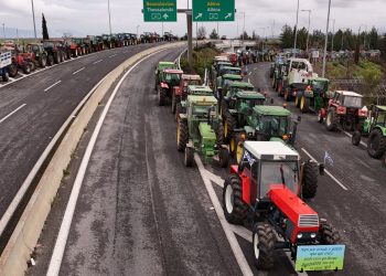 Μπλόκα: Η τροχαία σαμποτάρει τον αγώνα των αγροτών