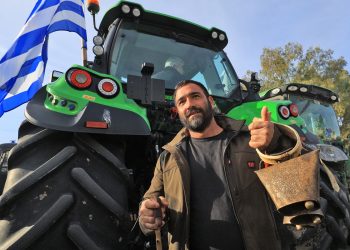 Επίθεση Λαζαρίδη σε Κωνσταντοπούλου: Με λέει γυμνοσάλιαγκα και βρομοΠΑΣΟΚο – Είναι η ντροπή της Βουλής (βίντεο)