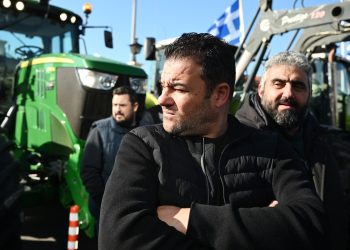 Το Μαξίμου «τρέμει» την κλιμάκωση των αγροτών και επιχειρεί να τους στριμώξει