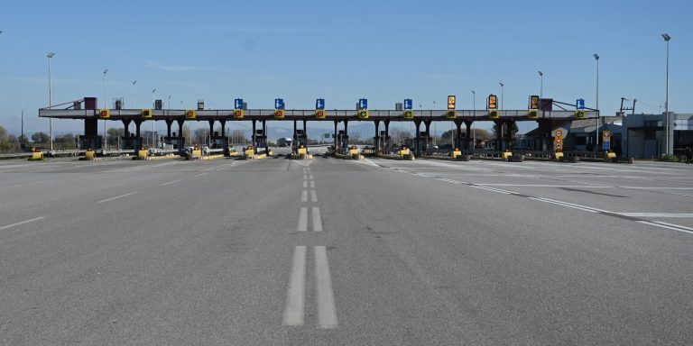 Άνοιξαν τα Διόδια Μαλγάρων: Από 3 λωρίδες η κυκλοφορία από Αθήνα-Θεσσαλονίκη, από 2 στην κάθοδο