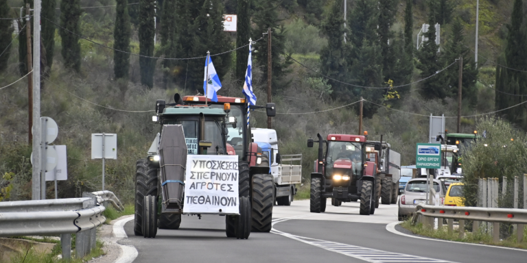 Αγρότες: Κλειστός ο κόμβος του Μπράλου – Από πού η εκτροπή των οχημάτων