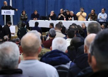 Αγρότες στο μπλόκο Νίκαιας: «Δεν πάμε στο Μαξίμου για Τσάι!» – Οι 20 λόγοι που λένε «όχι»