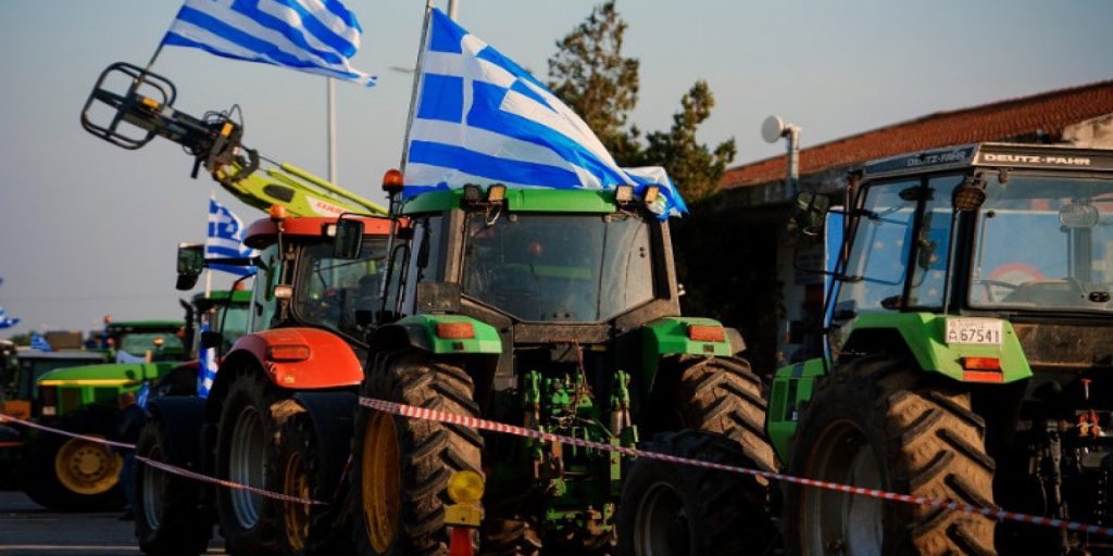 Χαραμάδα για προσέγγιση αγροτών και κυβέρνησης (βίντεο)