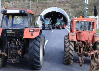 Προσωρινή παύση ενόψει Πρωτοχρονιάς στα αγροτικά μπλόκα – Κρίσιμες αποφάσεις την Κυριακή