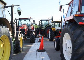 Ραντεβού και την Πρωτοχρονιά στα μπλόκα έδωσαν οι αγρότες – Ποιοι δρόμοι ανοίγουν