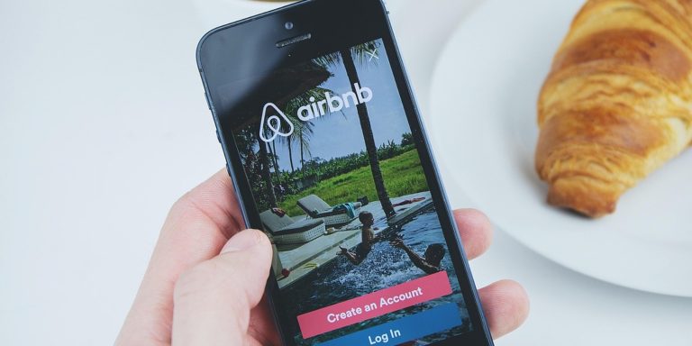 Ισπανία: Βαρύ πρόστιμο στην πλατφόρμα Airbnb – Διαφήμιζε απαγορευμένες κατοικίες
