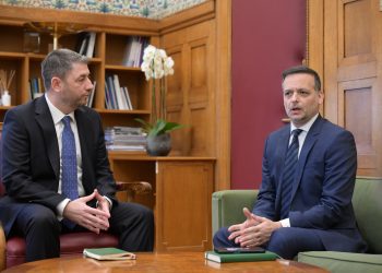 ΠΑΣΟΚ: Κινήσεις αντιπερισπασμού και ενότητας απέναντι στον Τσίπρα