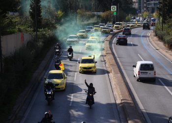 Λυμπερόπουλος: Συνάντηση με Κυρανάκη διαφορετικά απεργία διαρκείας των Ταξί (βίντεο)