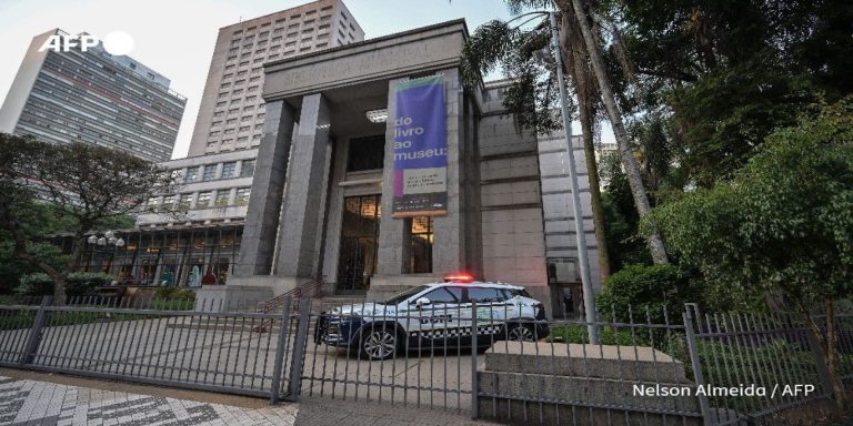 Βραζιλία: Ένοπλοι έκλεψαν 8 Ματίς και 5 Πορτινάρι μέσα από βιβλιοθήκη