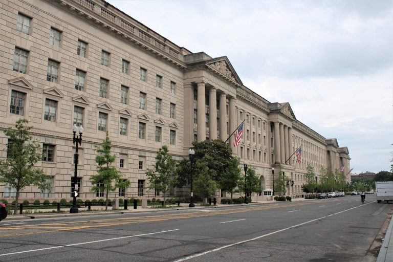 Ουκρανία – FBI: Μυστικές επαφές του επικεφαλής διαπραγματευτή