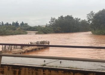 Κακοκαιρία Byron: Σφοδρές βροχοπτώσεις στη Δυτική Αττική – Κίνδυνος υπερχείλισης του ποταμού Σαρανταπόταμου στην Ελευσίνα (βίντεο)