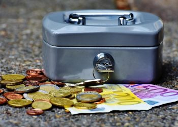 Προϋπολογισμός: Αυξήσεις, ελαφρύνσεις και «ψιλά γράμματα»