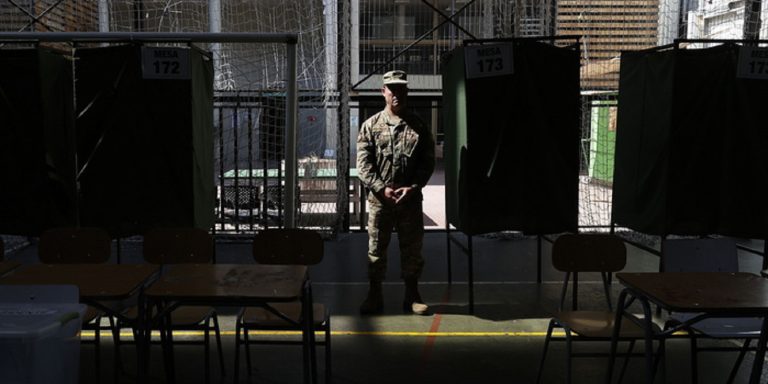 Εκλογές στη Χιλή: Ένας θαυμαστής του Πινοτσέτ και η αριστερή πρώην υπουργός Εργασίας διεκδικούν την προεδρία